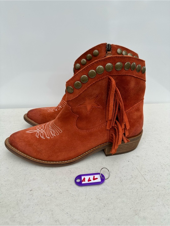 Shoes - Dingo Women’s Lonestar Fashion Booties -size 7,5